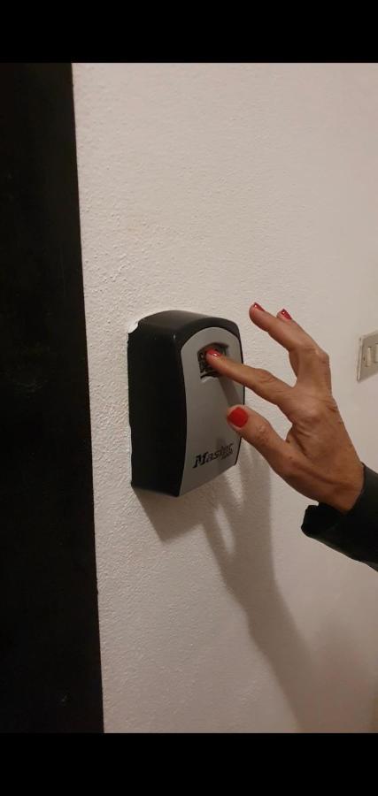 Piazza Martiri Rooms Cagliari Luaran gambar