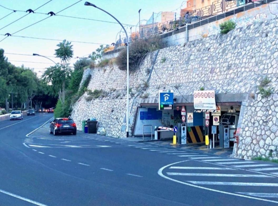 Piazza Martiri Rooms Cagliari Luaran gambar