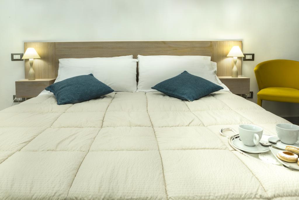 Piazza Martiri Rooms Cagliari Bilik gambar