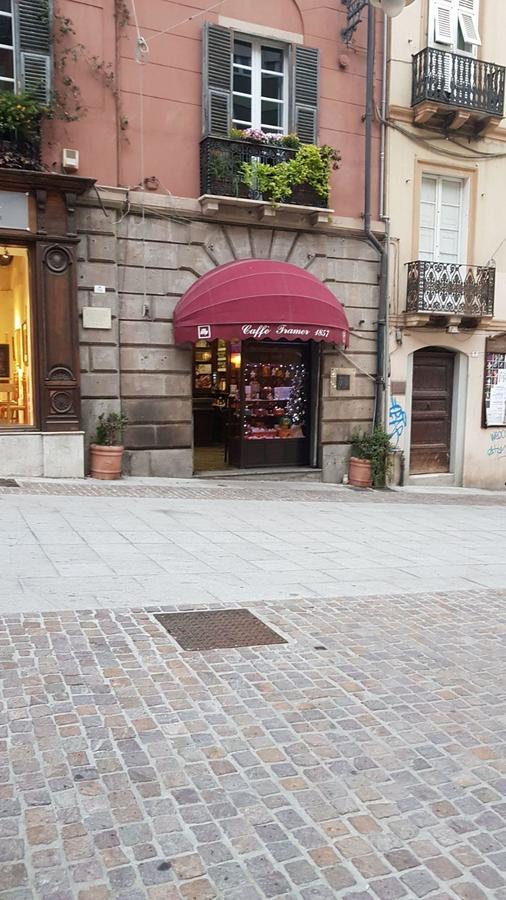 Piazza Martiri Rooms Cagliari Luaran gambar